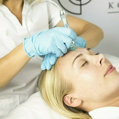 Hydrodermabrasion VS Chemical Peel: Which Should You Get?