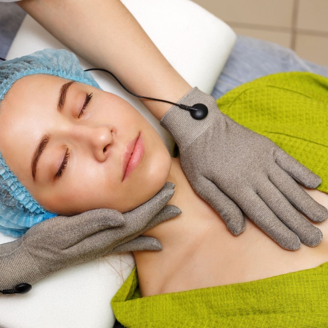 Neck and Décolleté Skin Rejuvenating Protocol