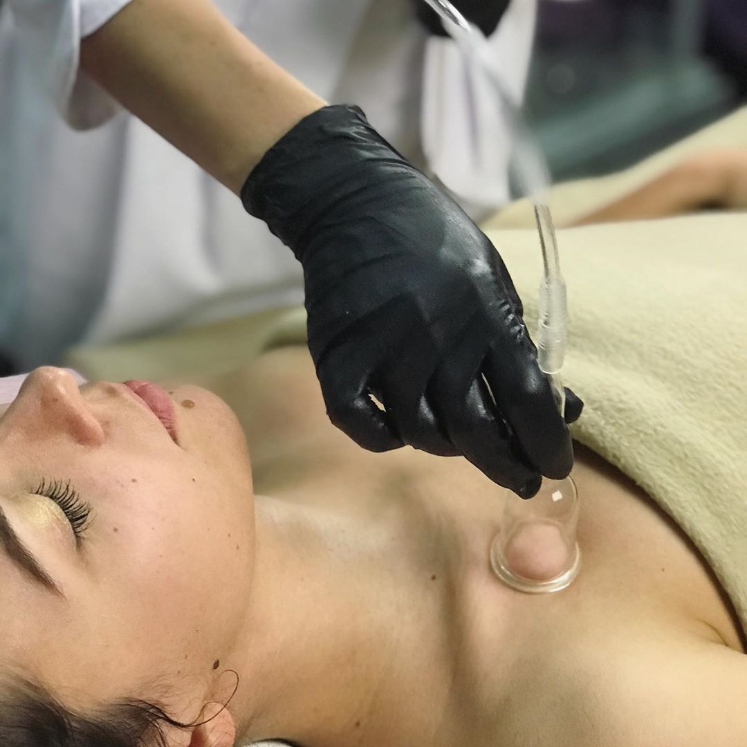 VACUUM FACE LYMPHATIC STIMULATION