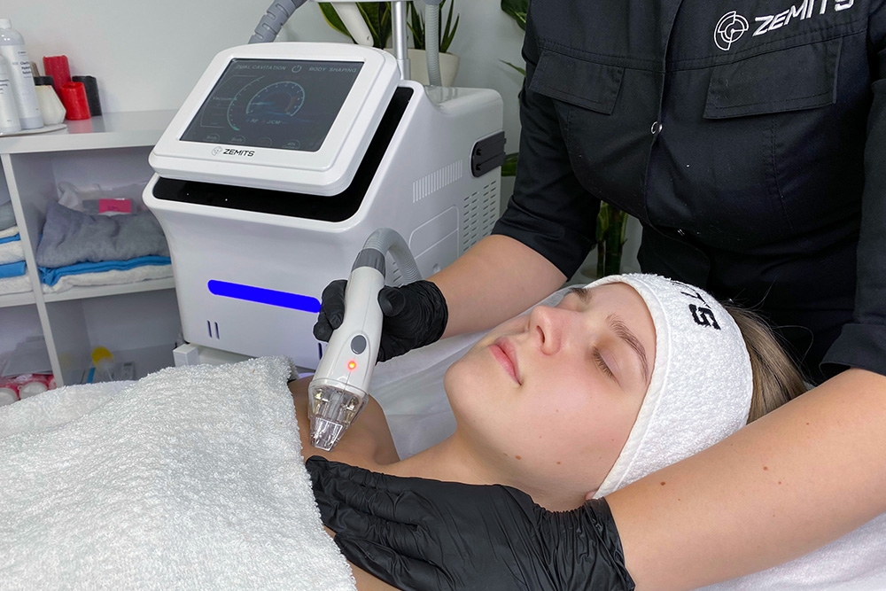 The body sculpting system has 4 handles:
