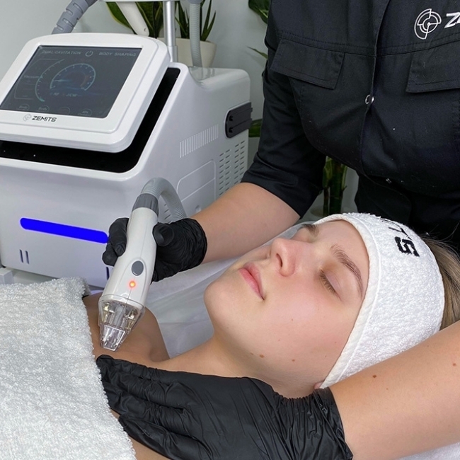 The body sculpting system has 4 handles: