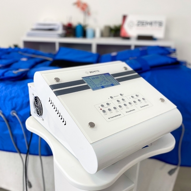 Zemits PressMio enables an incredible synergy of three treatments: Pressotherapy , EMS Muscle Toning and IR Heating