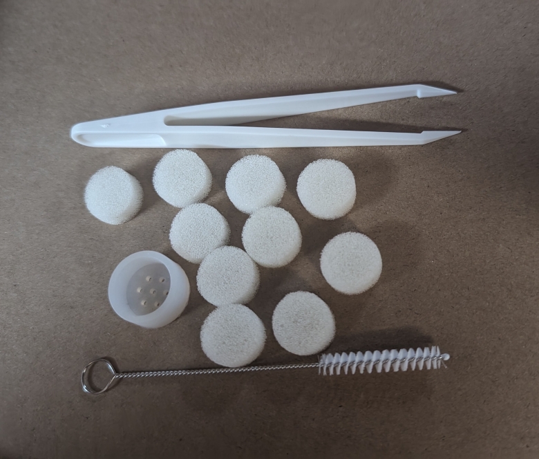 Tweezers and Foam Vacuum-Filter Set 1