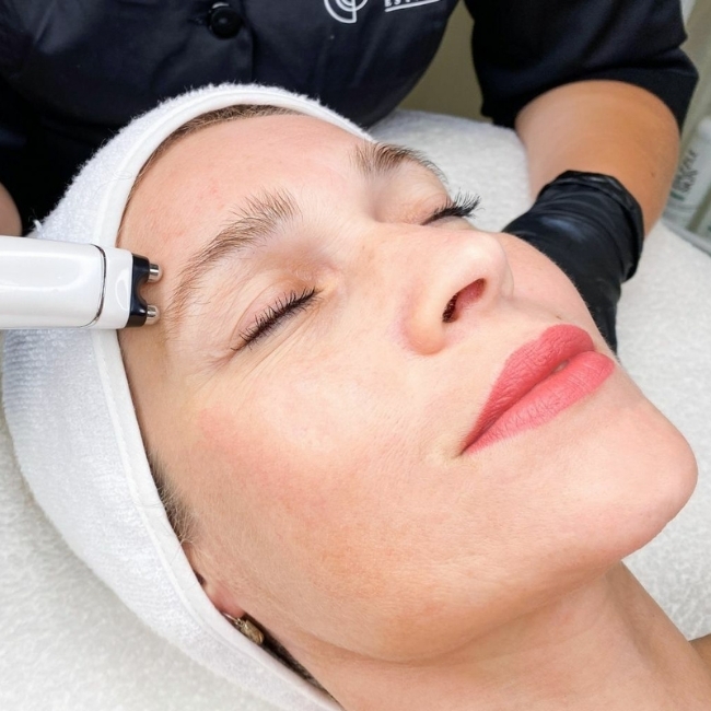 【極美品】Non-Surgical Skin Tightening and Li Renaface Non-Invasive RF Vline Skin Tight Wrinkle Removal